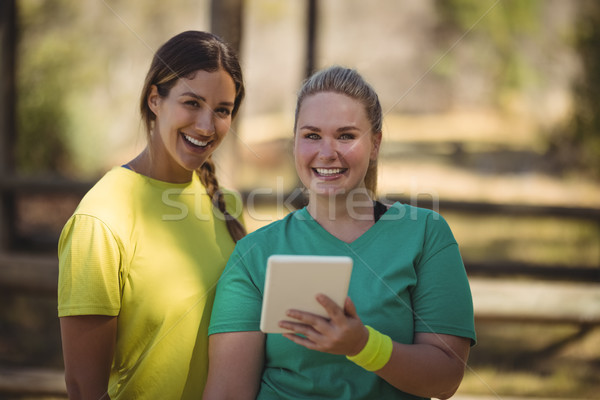 Stockfoto: Portret · gelukkig · vrienden · digitale · tablet