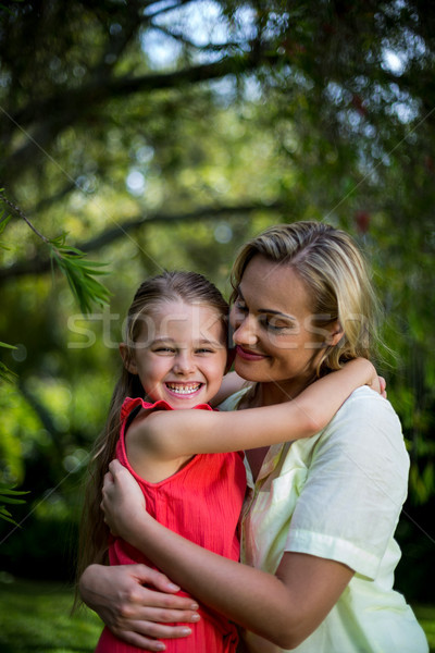 Mutter lächelnd Tochter glücklich Stock foto © wavebreak_media