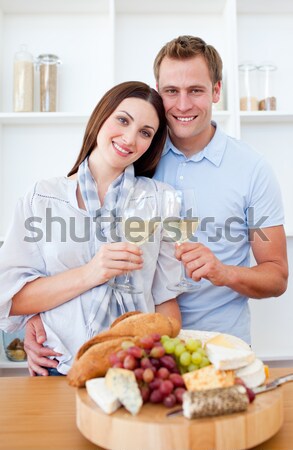 Intiem paar vieren keuken partij liefde Stockfoto © wavebreak_media