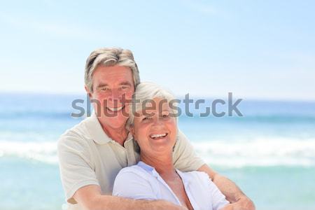 Feliz Pareja playa caminando femenino blanco Foto stock © wavebreak_media