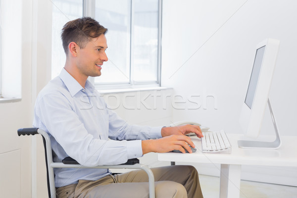 [[stock_photo]]: Affaires · fauteuil · roulant · travail · bureau · bureau