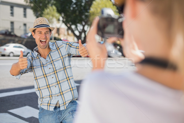 Glücklich hip Mann posiert Freundin Stock foto © wavebreak_media