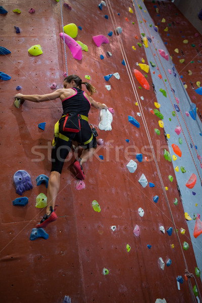 Kobieta wspinaczki fitness studio Zdjęcia stock © wavebreak_media