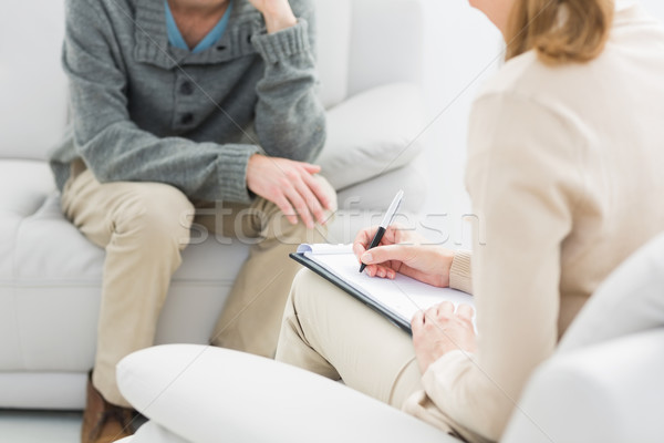 Młody człowiek spotkanie psycholog biuro kobieta sofa Zdjęcia stock © wavebreak_media