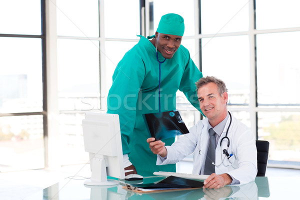 Arzt Chirurg schauen xray Krankenhaus Business Stock foto © wavebreak_media