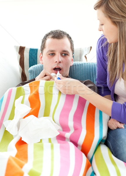 Foto stock: Preocupado · mujer · examinar · amigo · termómetro · blanco