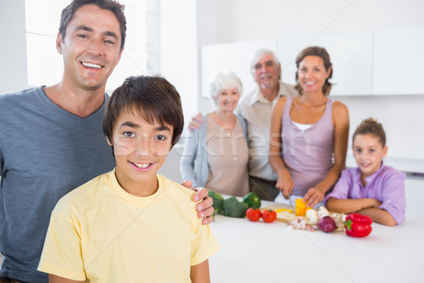 Apa fia áll konyhapult család mögött ház Stock fotó © wavebreak_media