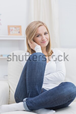Bastante respiração casa sala de estar mulher Foto stock © wavebreak_media