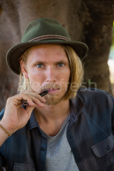 Zdjęcia stock: Człowiek · palenia · elektronicznej · papierosów · parku · portret