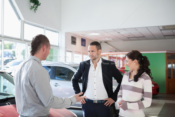 Couple voiture magasin costume Homme [[stock_photo]] © wavebreak_media