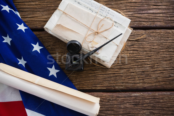 Stok fotoğraf: Amerikan · bayrağı · belge · ahşap · masa · arka · plan · bayrak