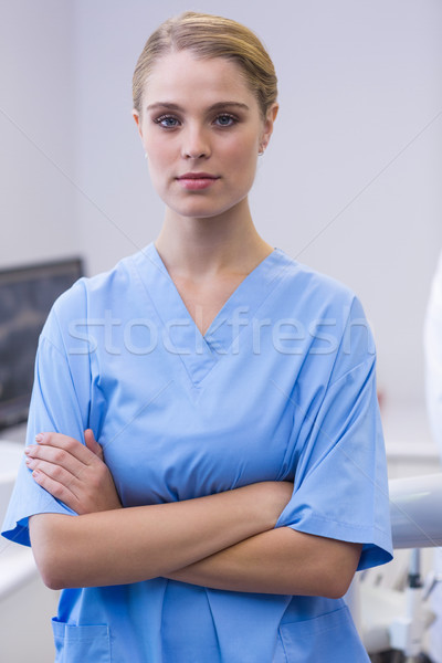 Ritratto dental assistente piedi braccia incrociate donna Foto d'archivio © wavebreak_media