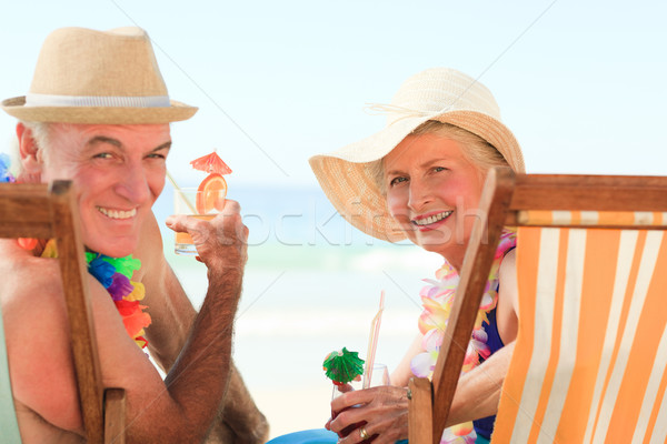 Foto stock: Feliz · casal · de · idosos · potável · coquetel · água · homem