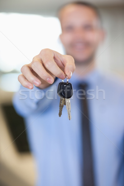 Satıcı araba anahtarları takım elbise kravat Stok fotoğraf © wavebreak_media