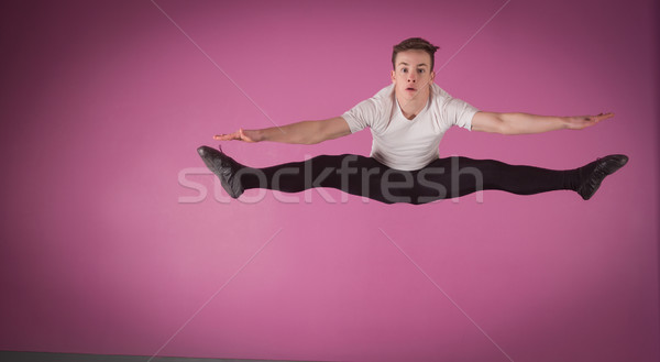 Centrado masculina bailarín danza estudio piernas Foto stock © wavebreak_media