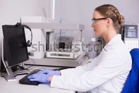 Dentista examinar ordenador dentales clínica ratón Foto stock © wavebreak_media