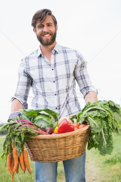 élégant agriculteur panier homme [[stock_photo]] © wavebreak_media