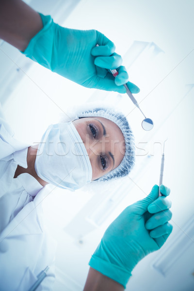 Foto d'archivio: Femminile · dentista · mascherina · chirurgica · dental · strumenti