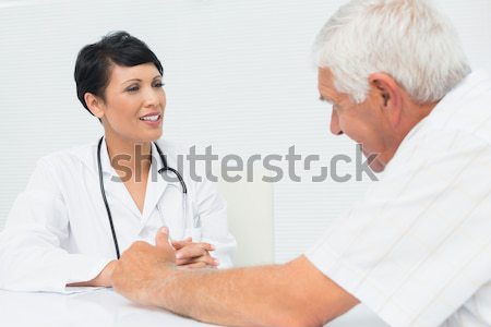 Foto stock: Paciente · enfermeira · sorridente · família · mão · médico