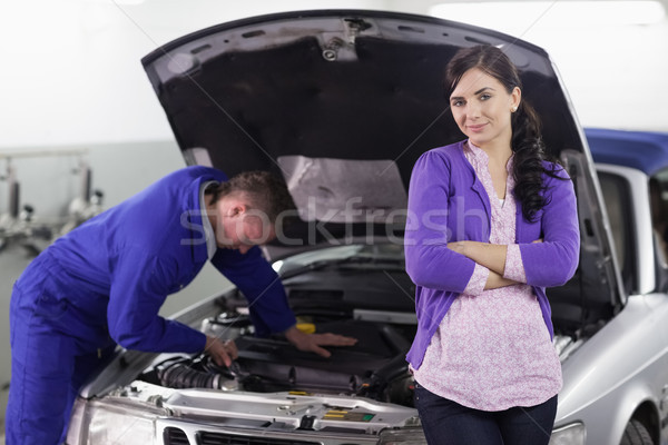 Vrouw auto monteur garage dienst Stockfoto © wavebreak_media