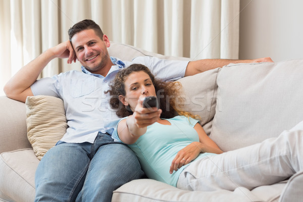 Assistindo tv retrato casa amor Foto stock © wavebreak_media