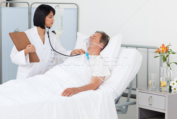 Verpleegkundige volwassen patiënt ziekenhuis vrouw arts Stockfoto © wavebreak_media