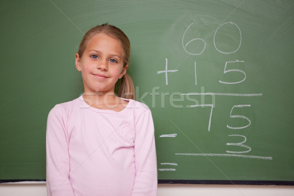 Meisje permanente omhoog Blackboard school Stockfoto © wavebreak_media