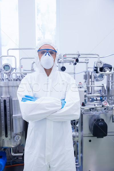 Naukowiec garnitur stałego fabryki człowiek Zdjęcia stock © wavebreak_media