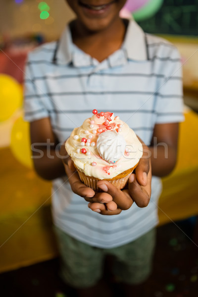 Garçon décoré anniversaire maison [[stock_photo]] © wavebreak_media