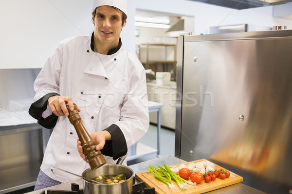 Foto stock: Chef · pimienta · sopa · cocina · feliz · sonriendo