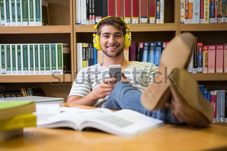 Estudiante estudiar biblioteca portátil Universidad ordenador Foto stock © wavebreak_media