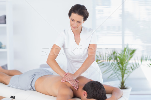 Hombro masaje paciente médicos oficina mujer Foto stock © wavebreak_media
