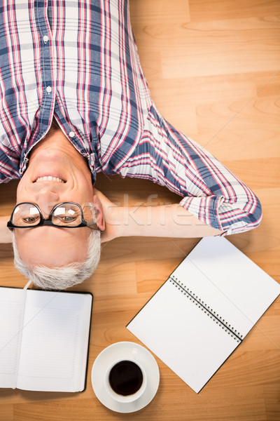 Glimlachend man vloer kantoor portret gelukkig Stockfoto © wavebreak_media