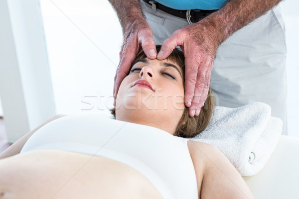 Foto stock: Mulher · reiki · tratamento · masculino · terapeuta