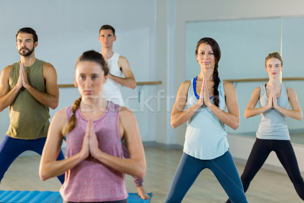 Groep mensen yoga gymnasium vrouw man Stockfoto © wavebreak_media