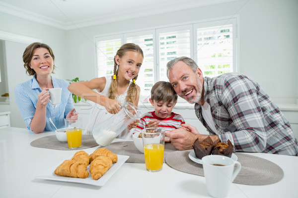 Gülen aile kahvaltı mutfak portre ev Stok fotoğraf © wavebreak_media