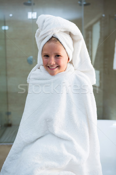 Foto stock: Retrato · alegre · nina · toalla · sesión · bañera