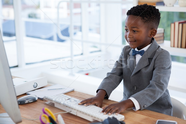 Işadamı büro ofis çocuk klavye Stok fotoğraf © wavebreak_media