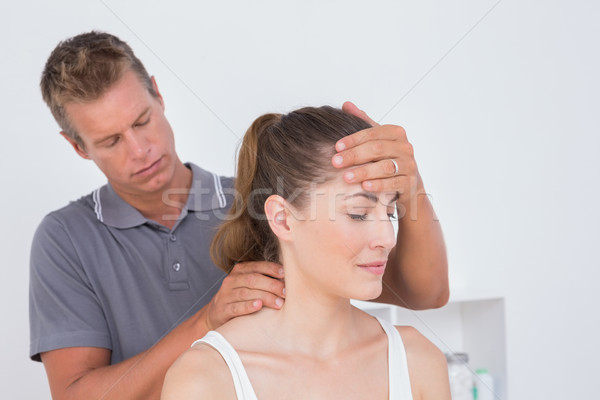 Foto stock: Médico · pescoço · ajuste · médico · escritório · mulher