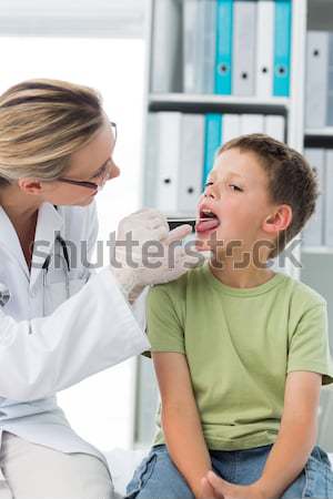 Vrouwelijke patiënt bloeddruk gezondheid geneeskunde werken Stockfoto © wavebreak_media