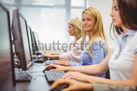 Foto stock: Empresária · cadeira · de · rodas · telefone · escritório · mulher