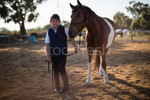 Jongen paard boerderij kind Stockfoto © wavebreak_media