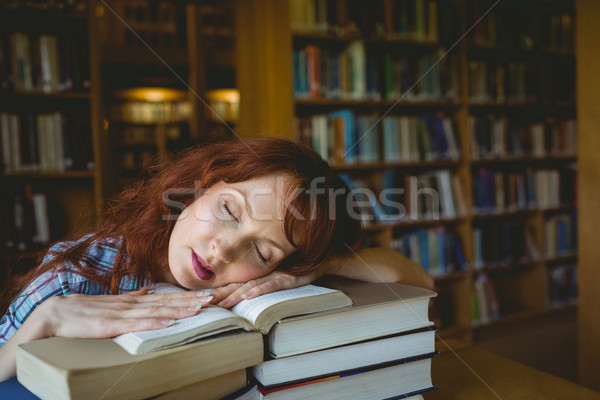 Maduro estudiante estudiar biblioteca Universidad mujer Foto stock © wavebreak_media