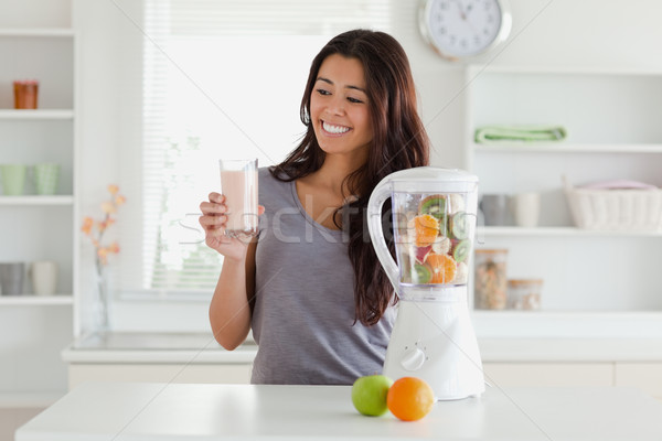 Vonzó nő robotgép tart ital konyha nő Stock fotó © wavebreak_media