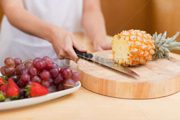 Femminile mani ananas cucina Foto d'archivio © wavebreak_media