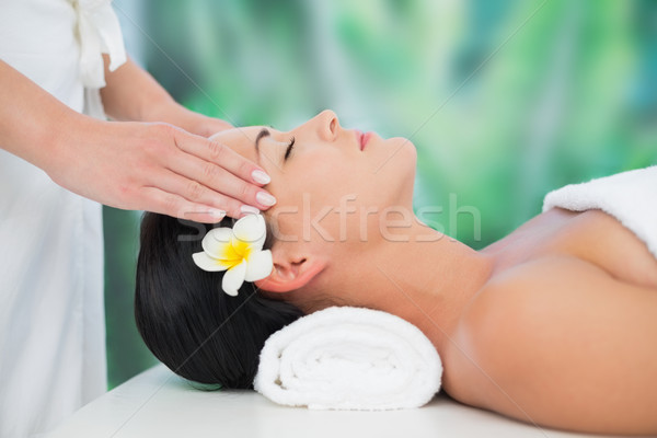 Schönen Brünette genießen Kopf Massage Luxus Stock foto © wavebreak_media
