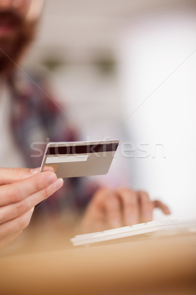 Biznesmen zakupy online karty biuro Zdjęcia stock © wavebreak_media