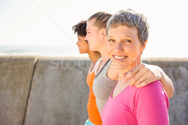 Sorridere donna due amici ritratto Foto d'archivio © wavebreak_media