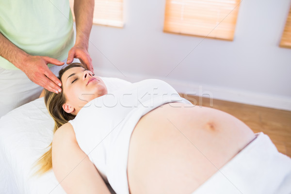 Foto d'archivio: Donna · incinta · testa · massaggio · studio