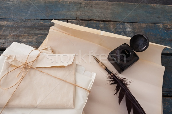 Plumes encre bouteille juridiques documents table [[stock_photo]] © wavebreak_media